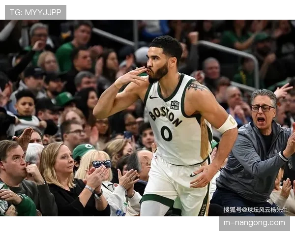 凯尔特人客场97-81战胜太阳:塔图姆缺阵布朗独挑大梁 凯尔特人客场97-81战胜太阳:塔图姆缺阵布朗独挑大梁